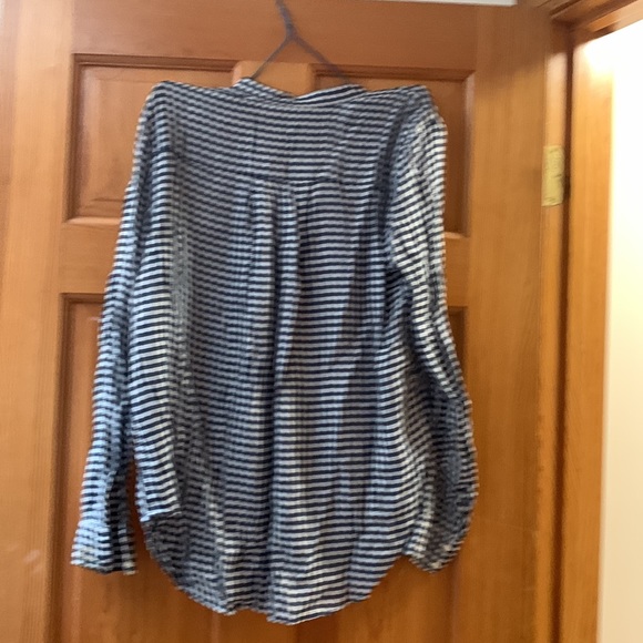Ann Taylor Button Down - Size M - Picture 3 of 3